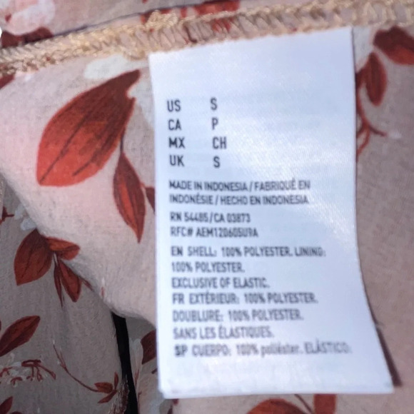 American Eagle Sheer Smocked Babydoll Top Size Small Blush Floral Boho Preppy - Picture 6 of 7